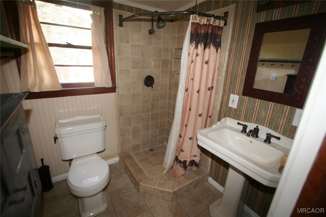 1004 Canyon Road, Unit 2 Fawnskin, CA 92333 - Photo 12 of 15