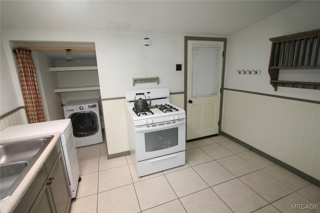 1004 Canyon Road, Unit 2 Fawnskin, CA 92333 - Photo 8 of 15