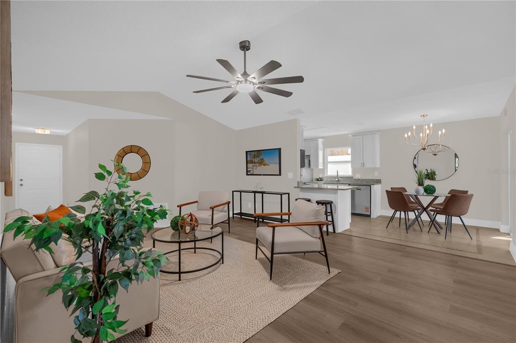 3324 Fox Ridge Drive Winter Haven, FL 33884 - Photo 5 of 28 a living room with furniture