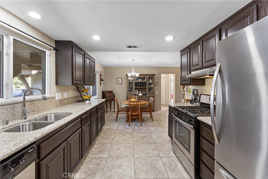 2022 Mirage Way Corona, CA 92882 - Photo 9 of 45