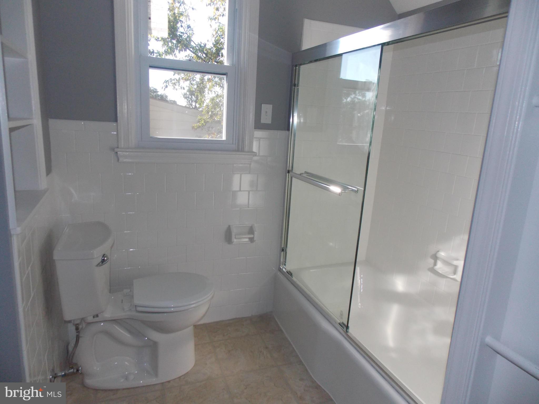 2911 Willoughby Road Baltimore, MD 21234 - Photo 24 of 30 Bath
