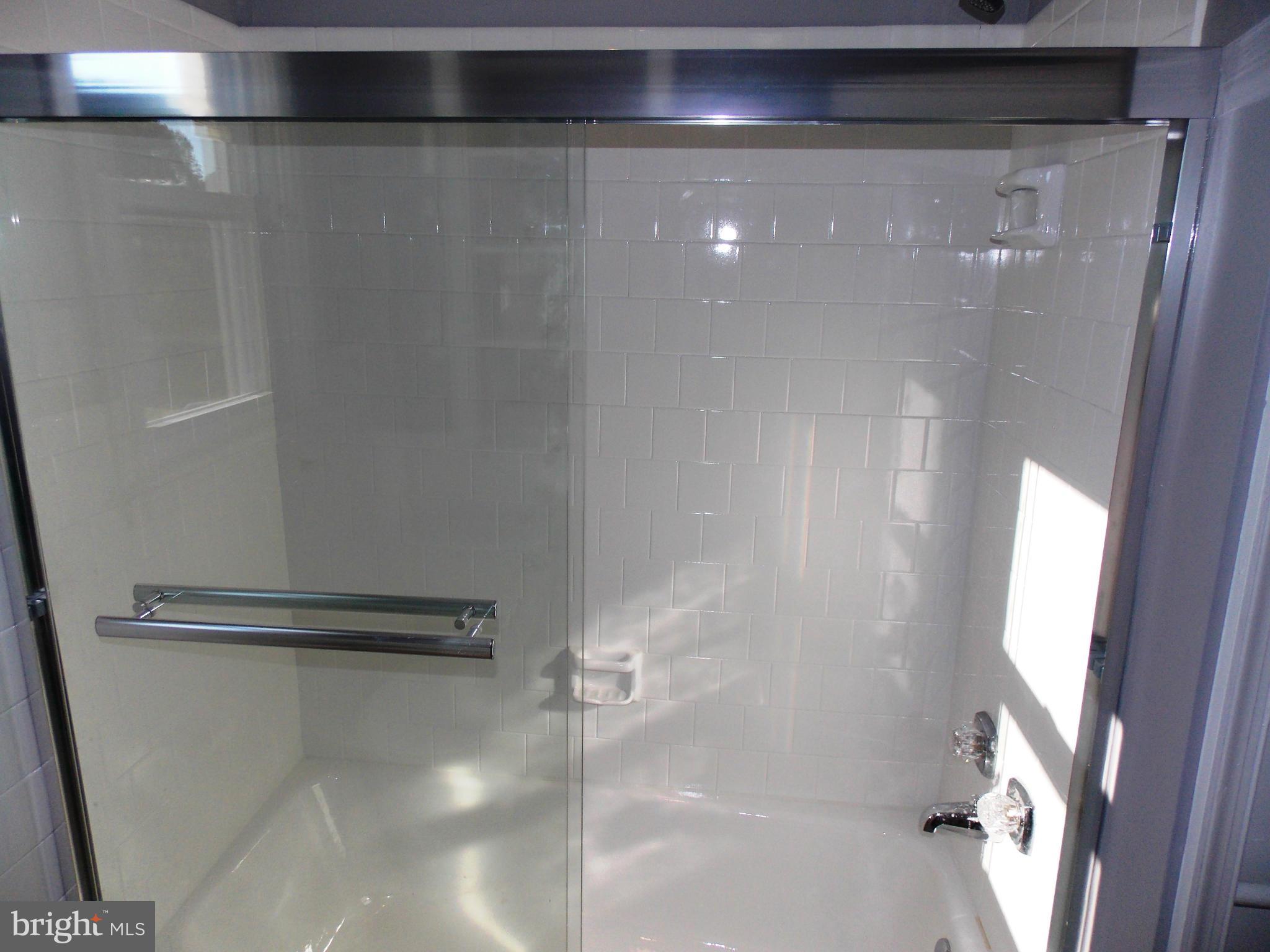 2911 Willoughby Road Baltimore, MD 21234 - Photo 25 of 30 Bath
