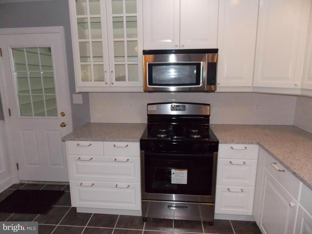 2911 Willoughby Road Baltimore, MD 21234 - Photo 8 of 30 Kitchen