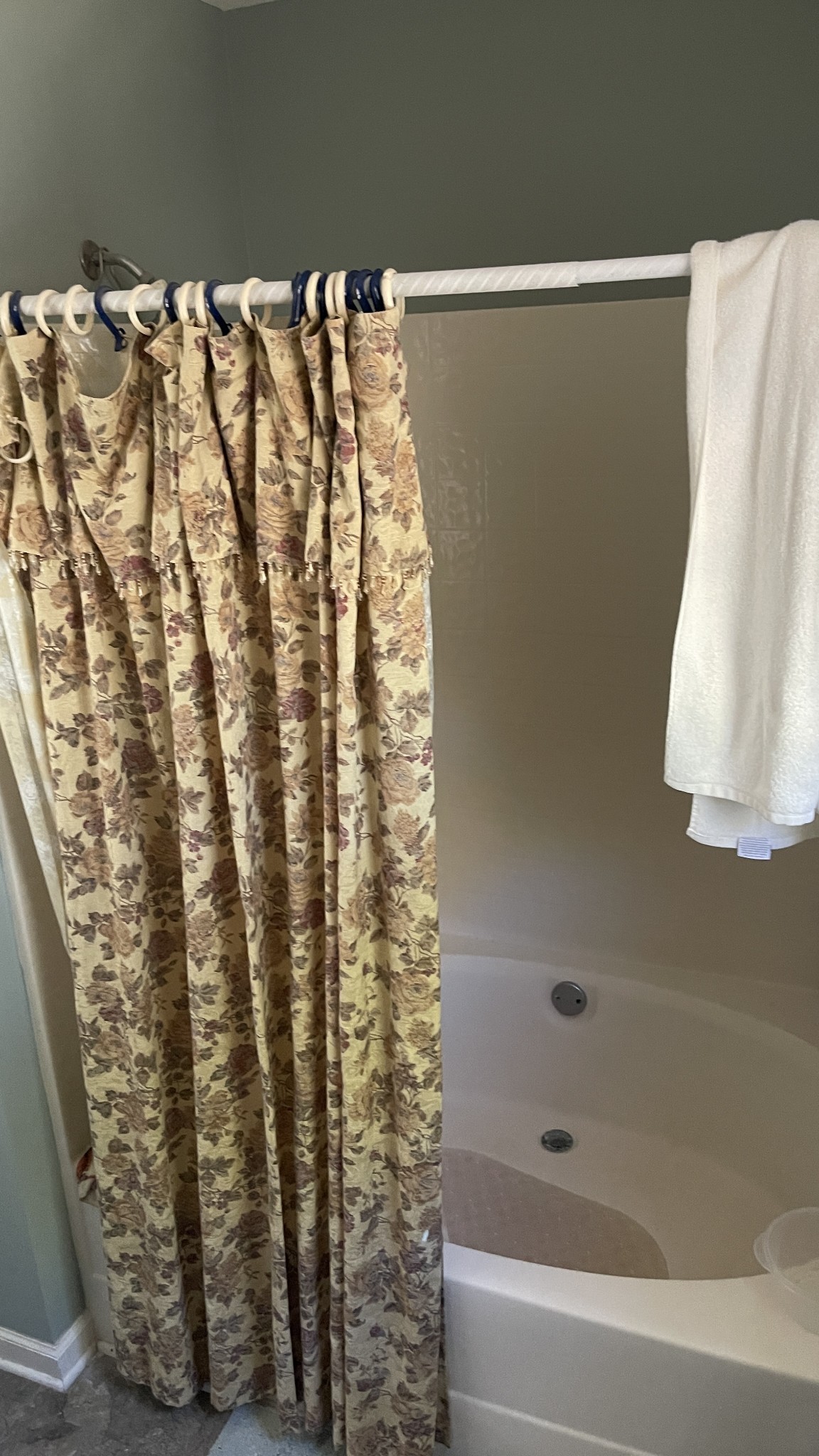 107 Sanitarium Road Madison, TN 37115 - Photo 19 of 23 a bathroom with a bathtub and shower