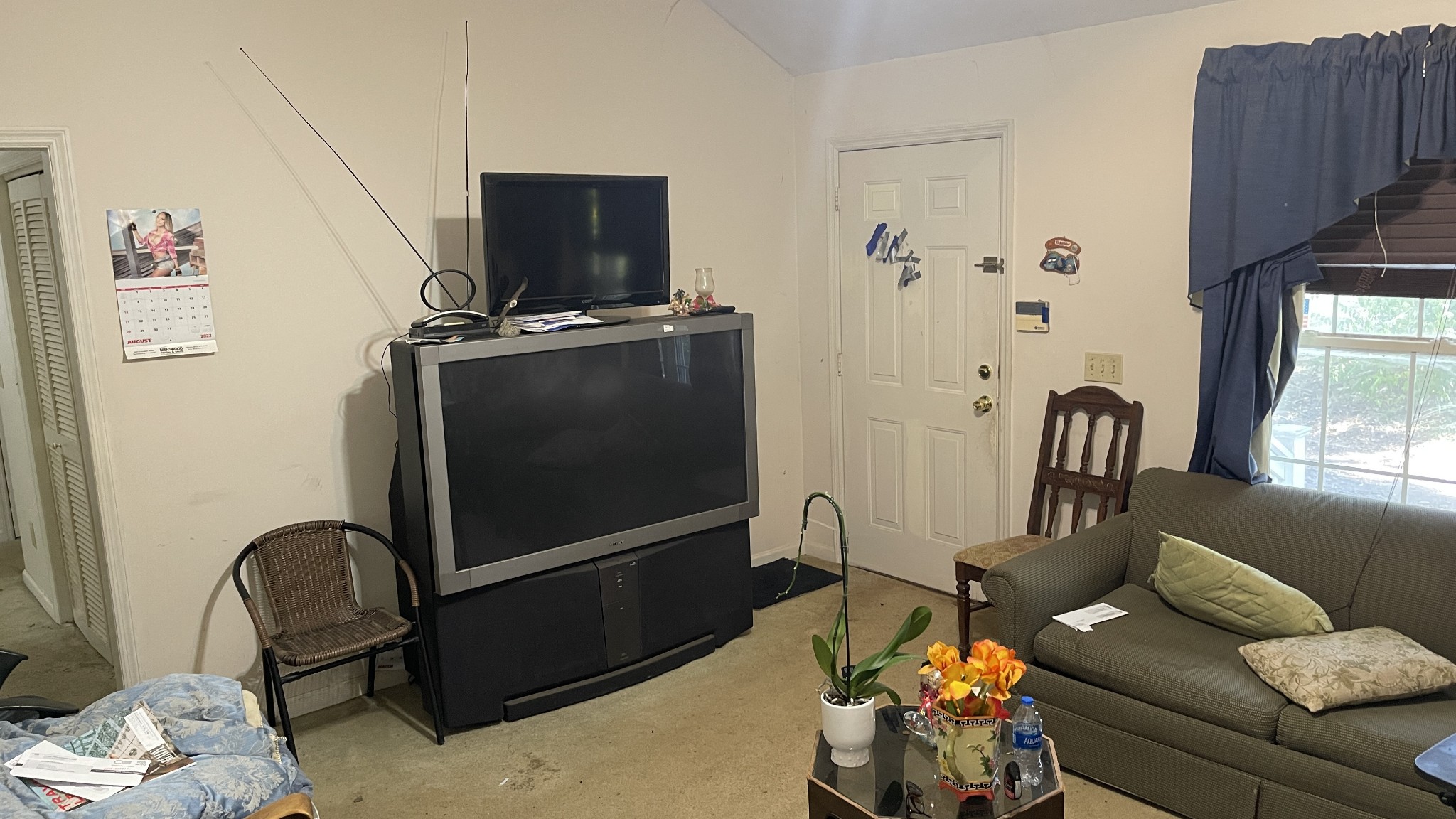 107 Sanitarium Road Madison, TN 37115 - Photo 10 of 23 a living room with furniture and a flat screen tv