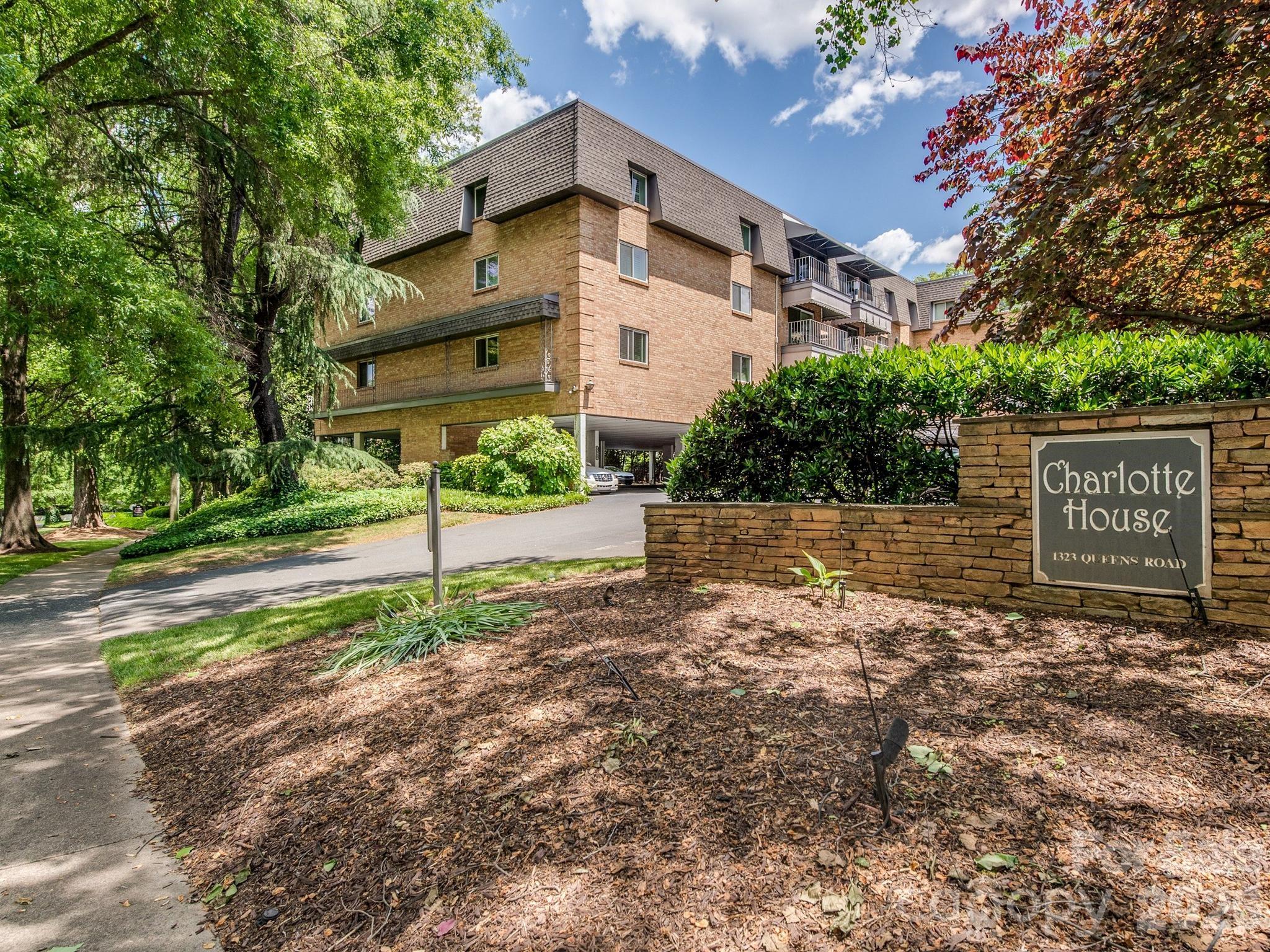 1323 Queens Road, Unit 309 Charlotte, NC 28207 - Photo 1 of 18 Gallery Image 1