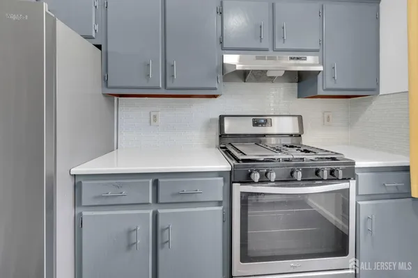 $395,000 | 17 D Loeser Avenue, Somerville, NJ 08876