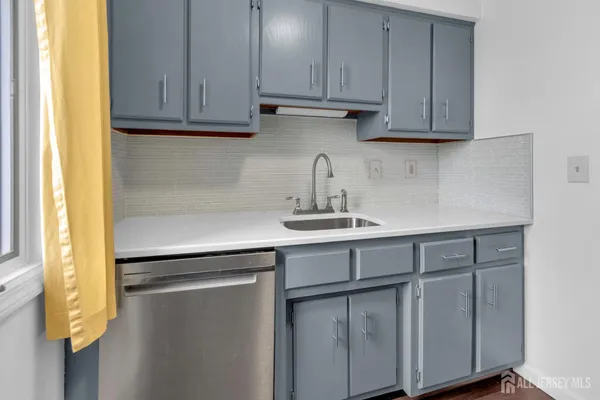 $395,000 | 17 D Loeser Avenue, Somerville, NJ 08876