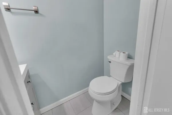 $395,000 | 17 D Loeser Avenue, Somerville, NJ 08876