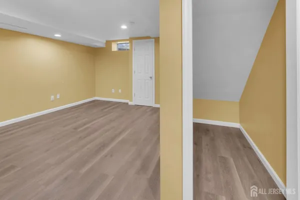 $395,000 | 17 D Loeser Avenue, Somerville, NJ 08876