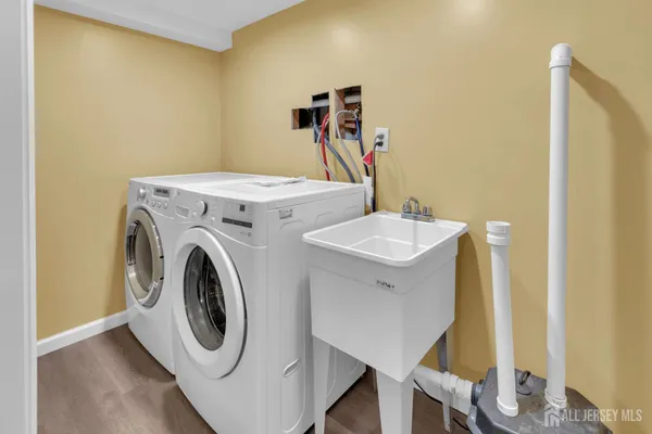 $395,000 | 17 D Loeser Avenue, Somerville, NJ 08876