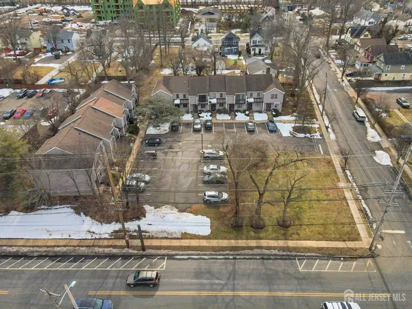 $395,000 | 17 D Loeser Avenue, Somerville, NJ 08876