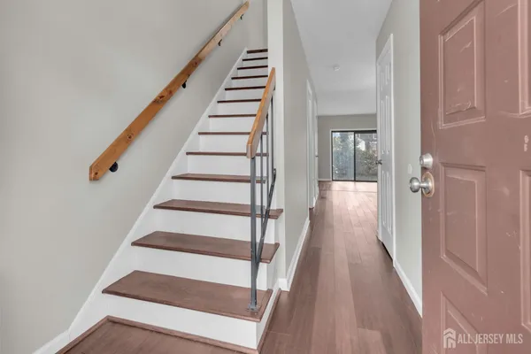 $395,000 | 17 D Loeser Avenue, Somerville, NJ 08876