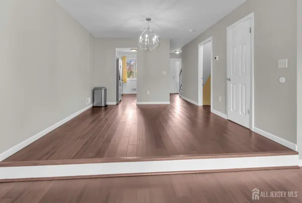 $395,000 | 17 D Loeser Avenue, Somerville, NJ 08876
