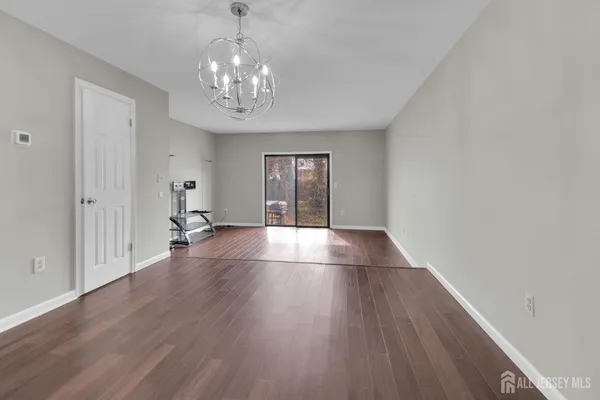 $395,000 | 17 D Loeser Avenue, Somerville, NJ 08876