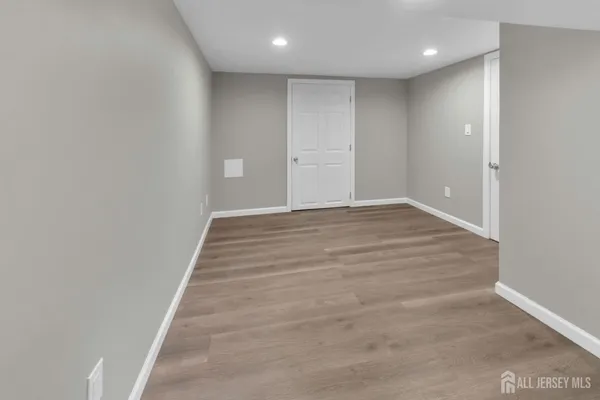 $395,000 | 17 D Loeser Avenue, Somerville, NJ 08876