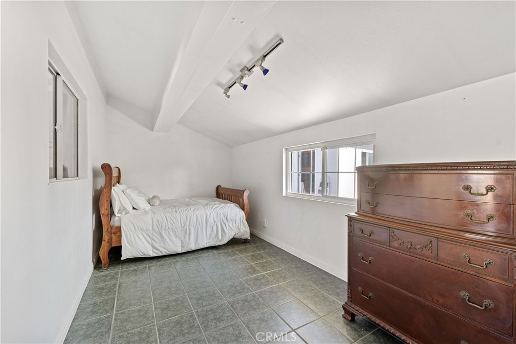 3008 Cisco Court Simi Valley, CA 93063 - Photo 28 of 34 Extra room behind the garage with view of the yard