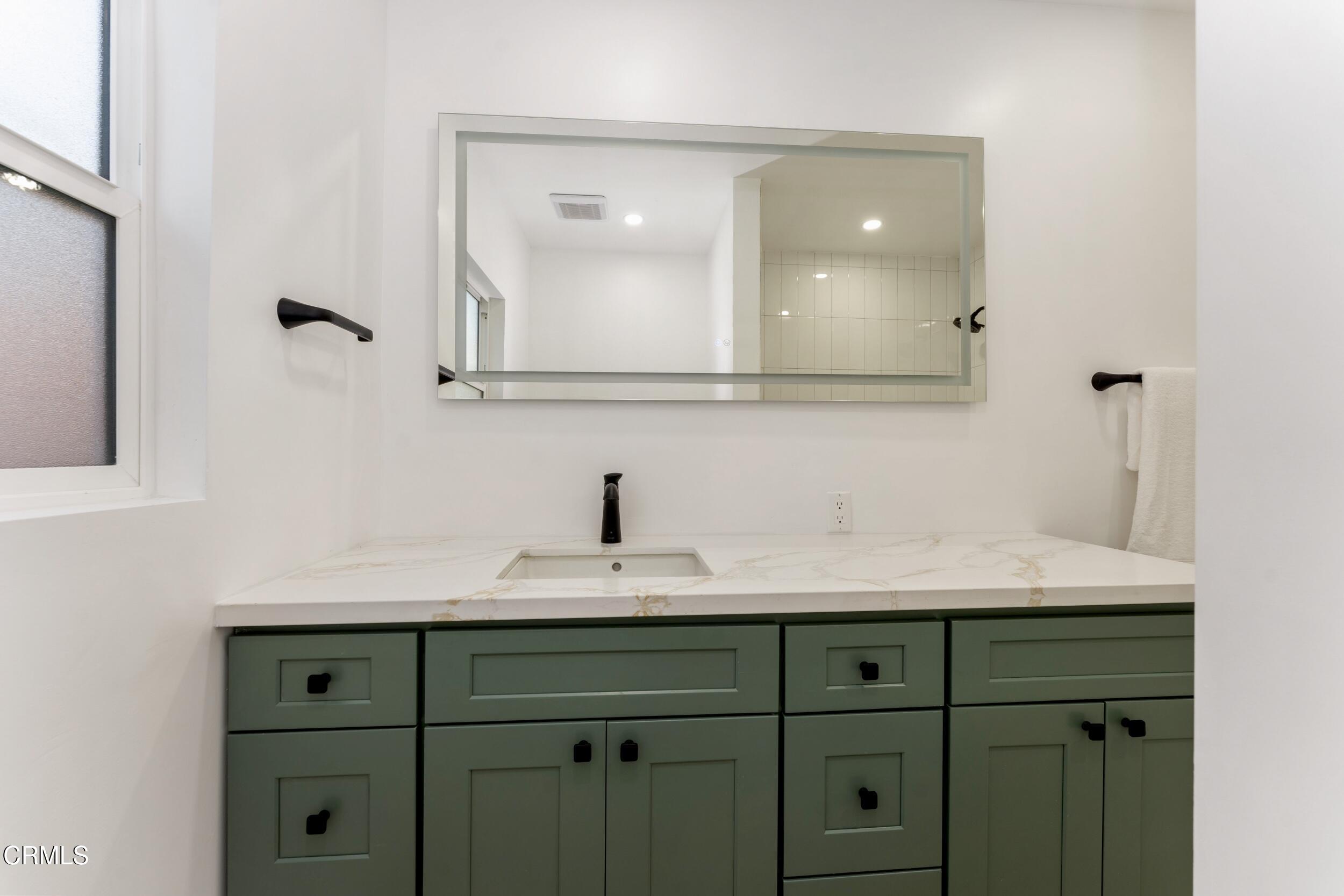 807 North Chester Avenue Compton, CA 90221 - Photo 14 of 20 Bath