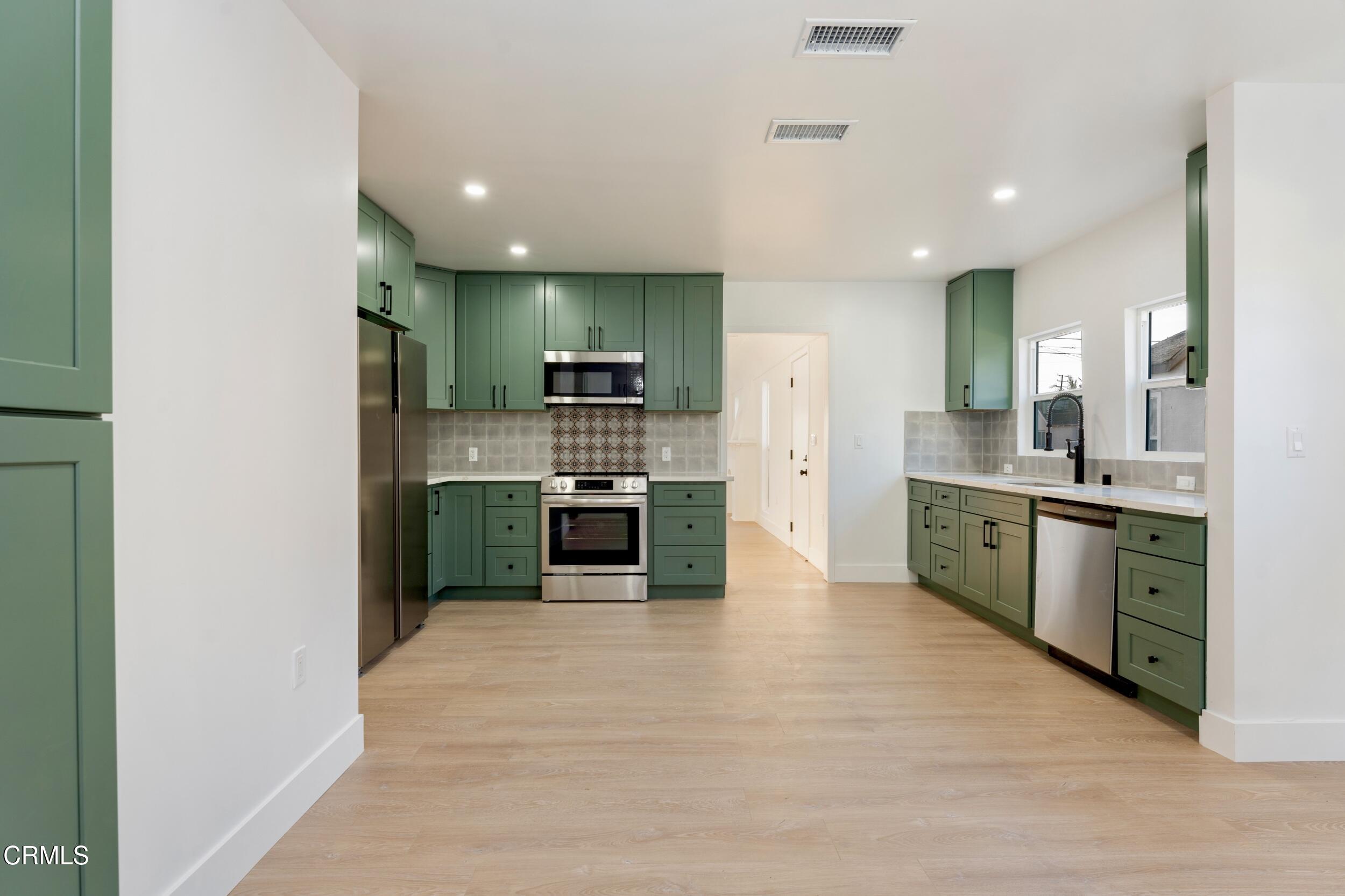 807 North Chester Avenue Compton, CA 90221 - Photo 10 of 20 chesterkitchen3