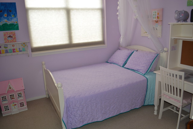 950 West Monroe Street, Unit 704 Chicago, IL 60607 - Photo 5 of 6 a bed room with a bed and a chair