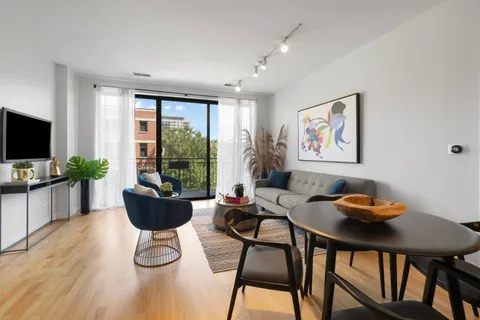 $365,000 | 859 West Erie Street, Unit 408, Chicago, IL 60642