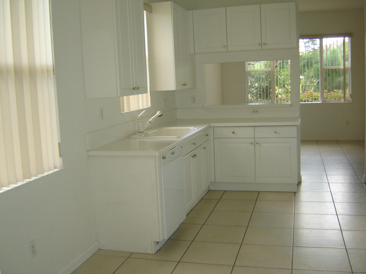 250 Southwest Walking Path Stuart, FL 34997 - Photo 7 of 19 Kitchen