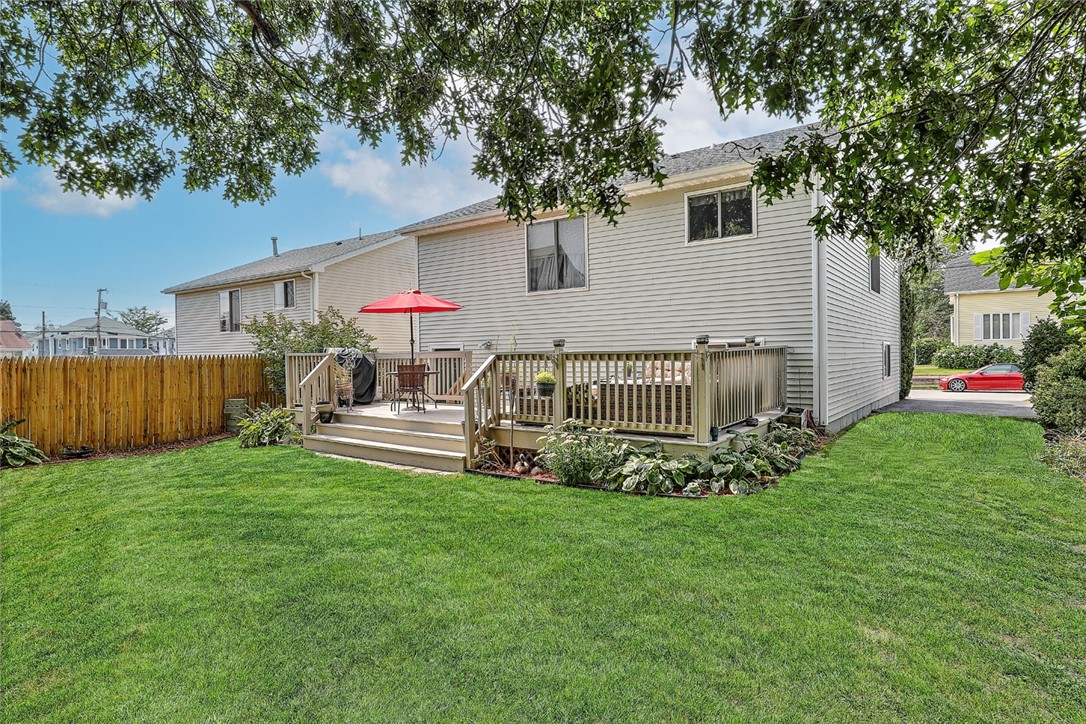 27 Draper Street Pawtucket, RI 02861 - Photo 30 of 36