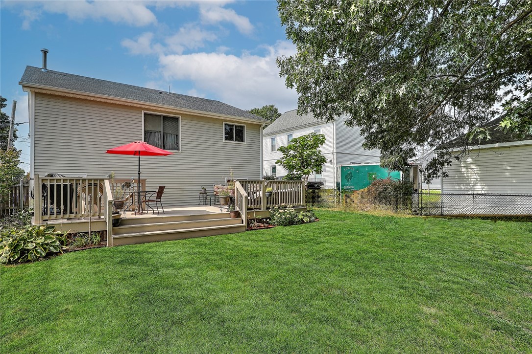 27 Draper Street Pawtucket, RI 02861 - Photo 31 of 36