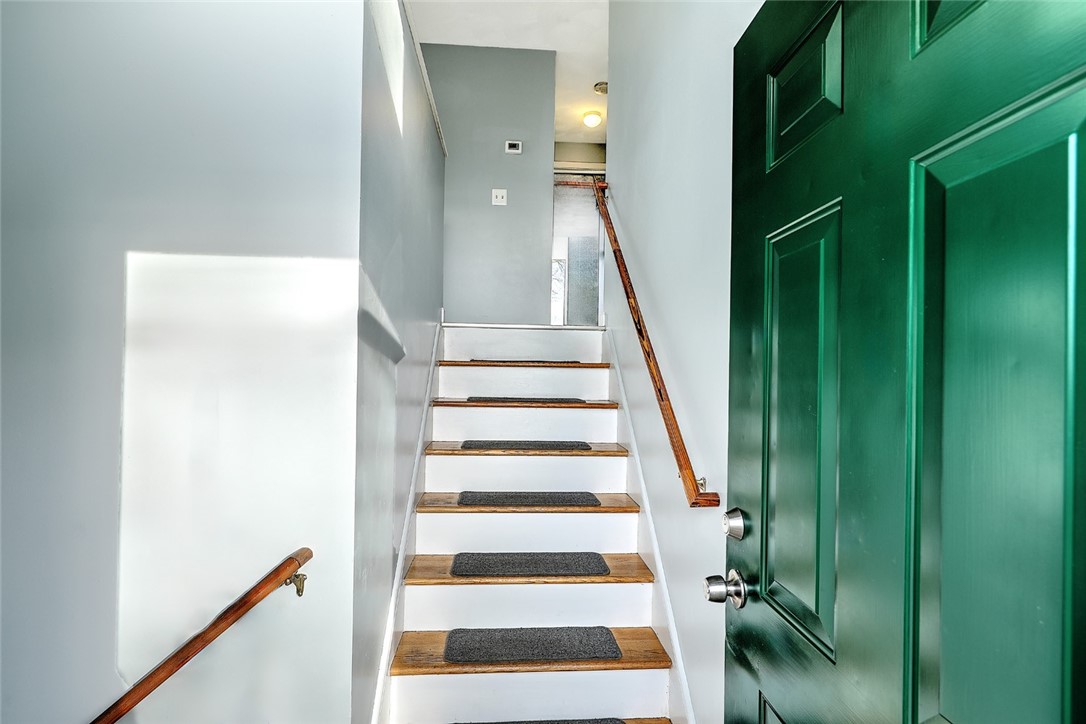 27 Draper Street Pawtucket, RI 02861 - Photo 4 of 36