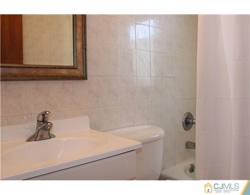 16 Holly Road Iselin, NJ 08830 - Photo 12 of 21 Gallery Image 12