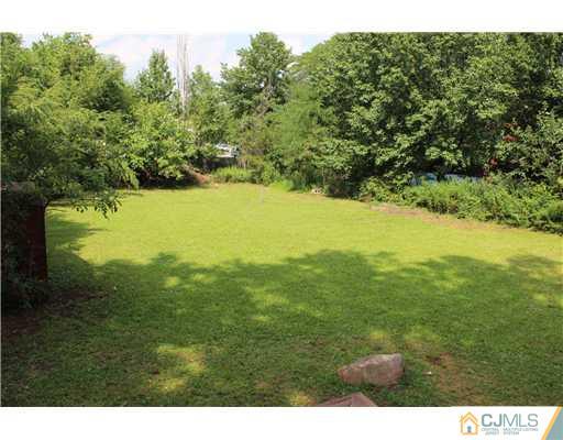 16 Holly Road Iselin, NJ 08830 - Photo 19 of 21 Gallery Image 19