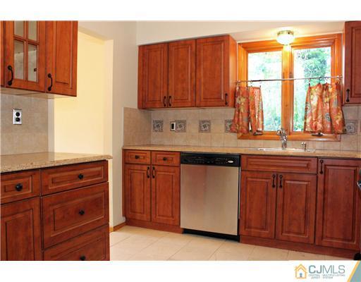 16 Holly Road Iselin, NJ 08830 - Photo 8 of 21 Gallery Image 8