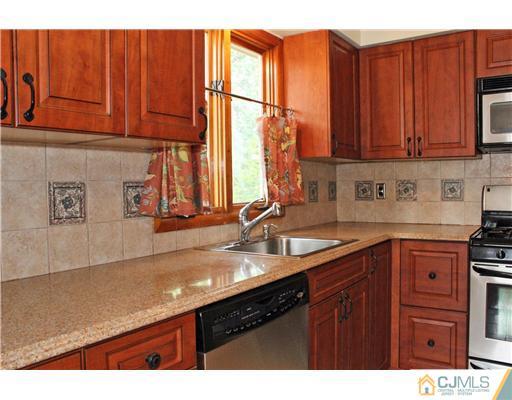 16 Holly Road Iselin, NJ 08830 - Photo 9 of 21 Gallery Image 9
