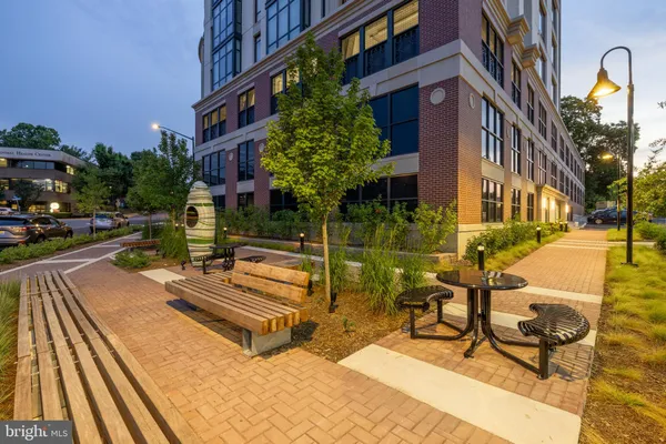 $1,299,900 | 6718 Lowell Avenue, Unit 507, McLean, VA 22101