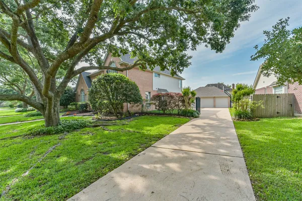$459,000 | 4406 Pleasant Trace Drive, Pasadena, TX 77059