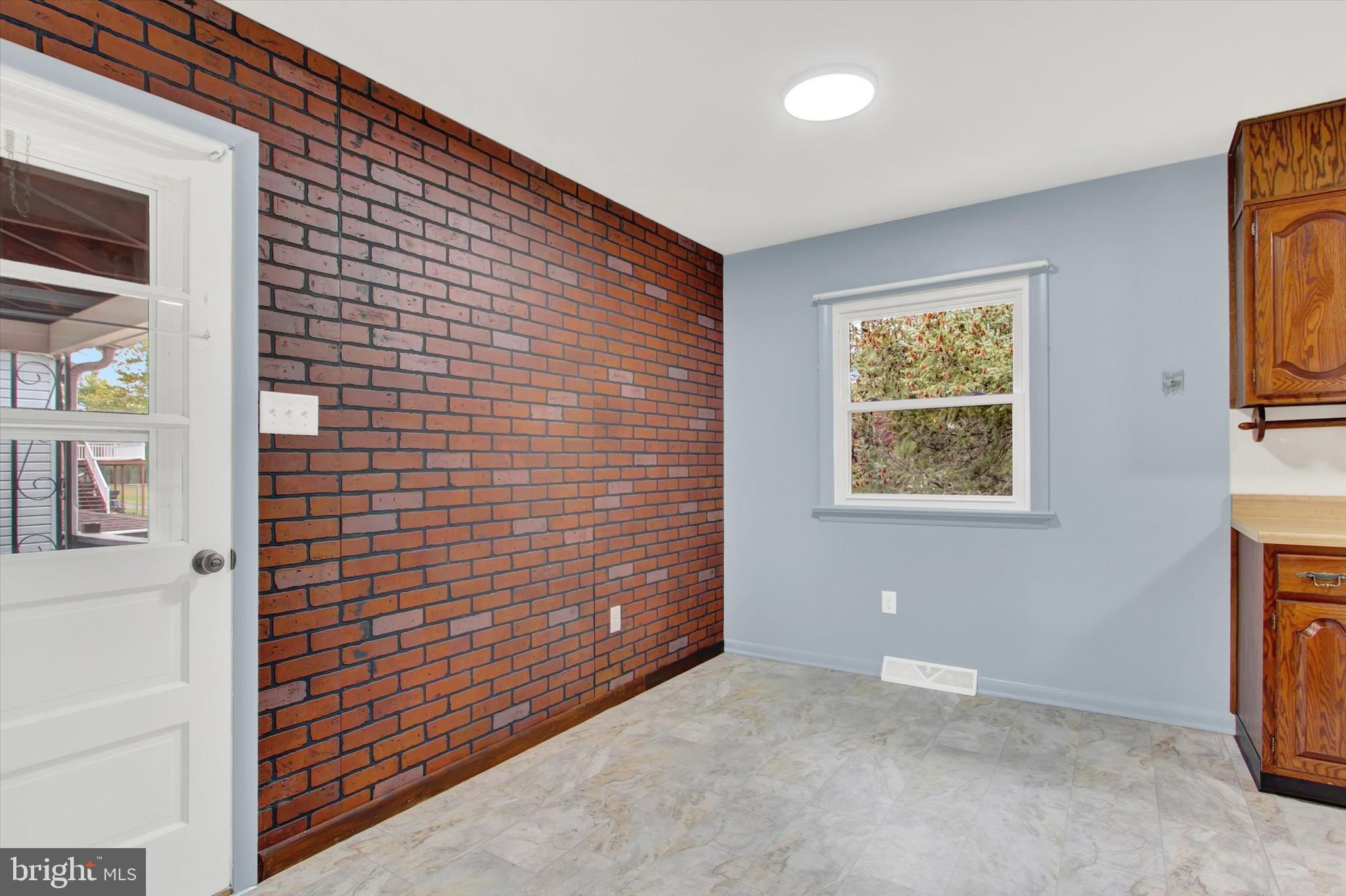 306 Cottage Street Waynesboro, PA 17268 - Photo 6 of 23