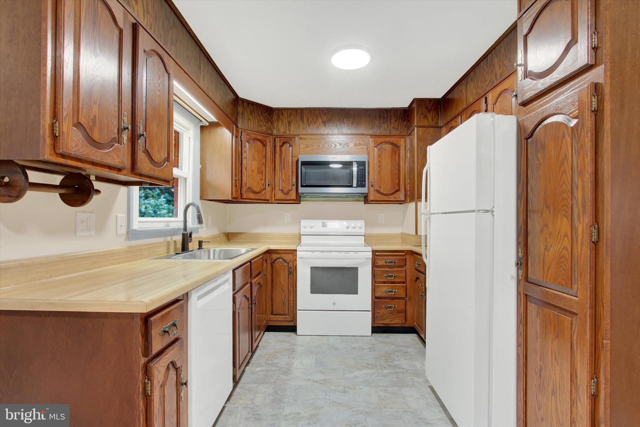 306 Cottage Street Waynesboro, PA 17268 - Photo 8 of 23