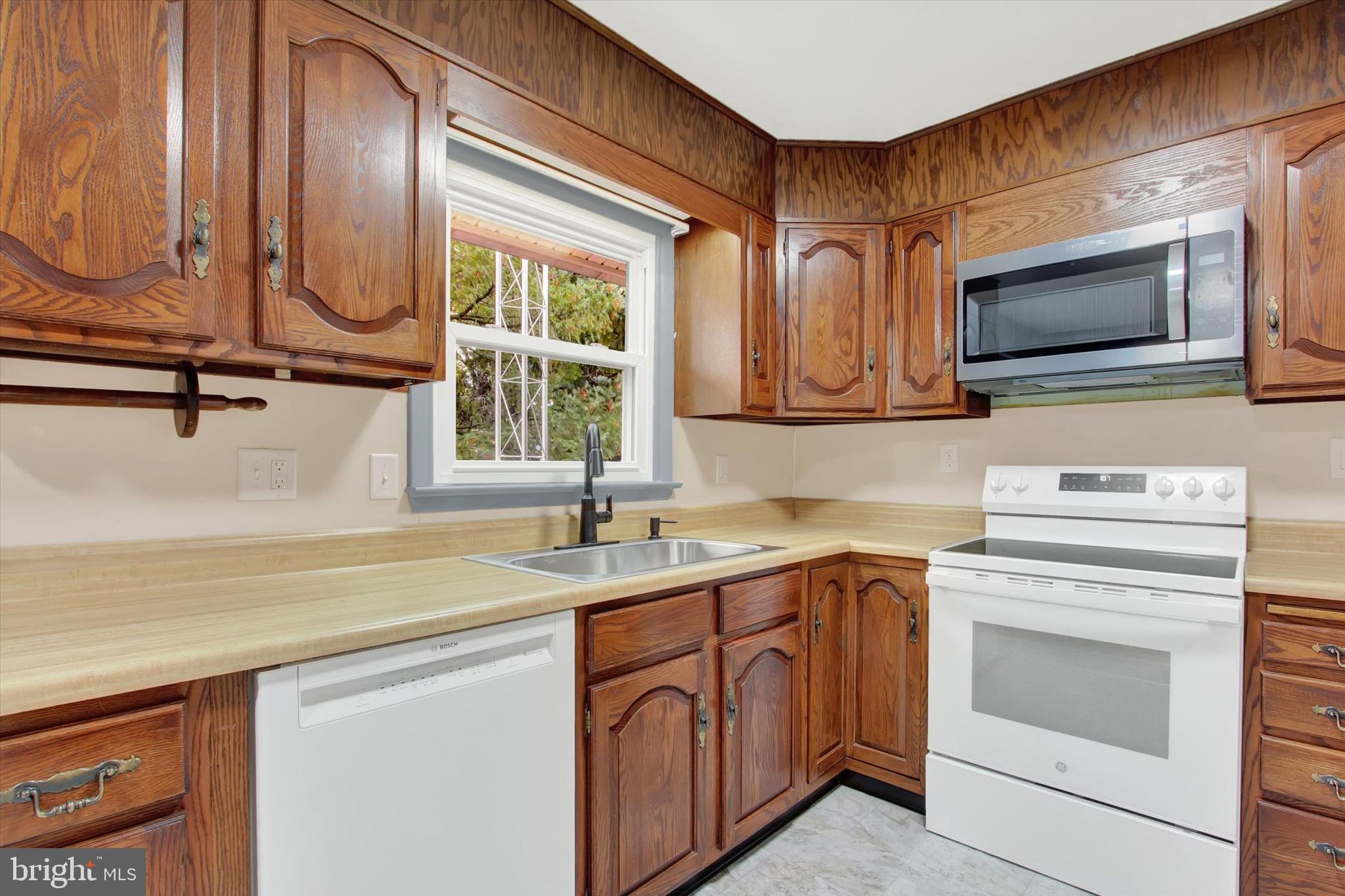 306 Cottage Street Waynesboro, PA 17268 - Photo 9 of 23