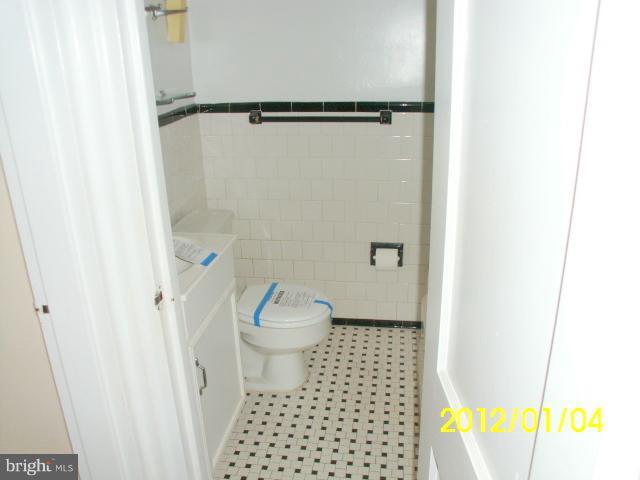 1006 Wedgewood Road Baltimore, MD 21229 - Photo 18 of 19 Bath