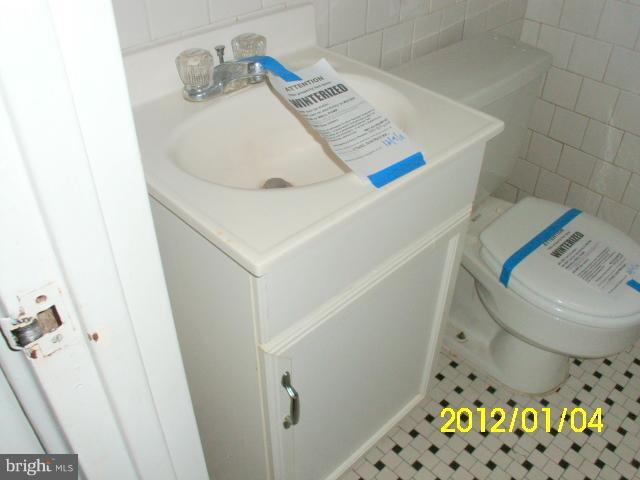 1006 Wedgewood Road Baltimore, MD 21229 - Photo 3 of 19 Bath