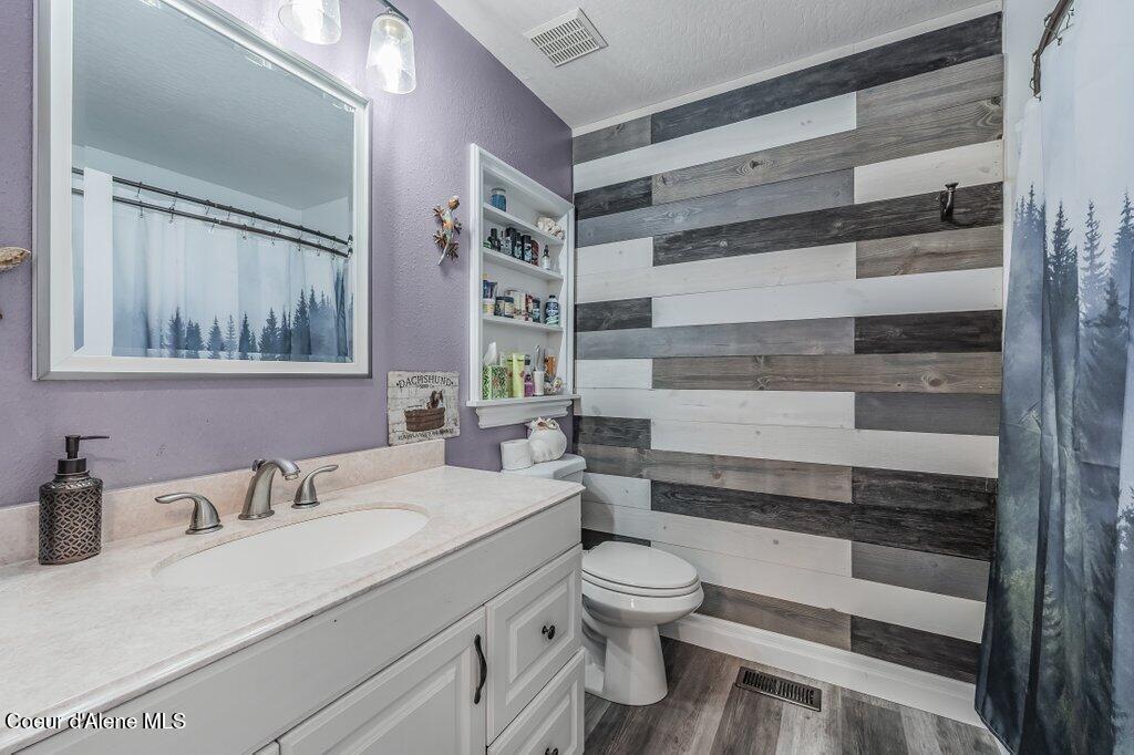 851 A Street Plummer, ID 83851 - Photo 21 of 31 Guest Bathroom