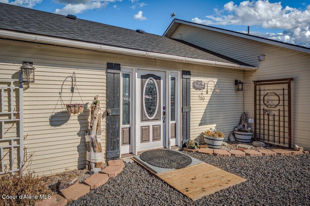 851 A Street Plummer, ID 83851 - Photo 4 of 31 Secondary Front Entrance