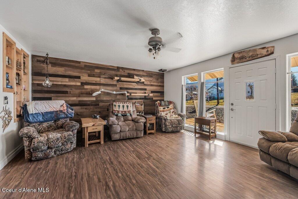 851 A Street Plummer, ID 83851 - Photo 5 of 31 Living Room