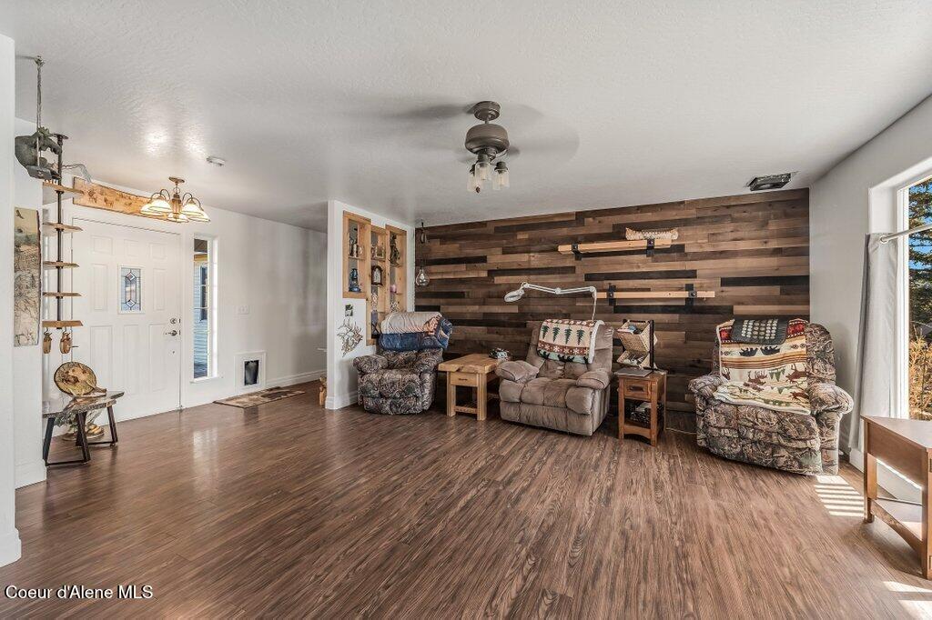 851 A Street Plummer, ID 83851 - Photo 6 of 31 Living Room