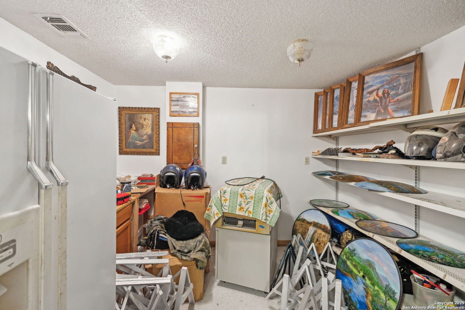 200 Highland Drive Bandera, TX 78003 - Photo 29 of 46 a view of a room with gym equipment