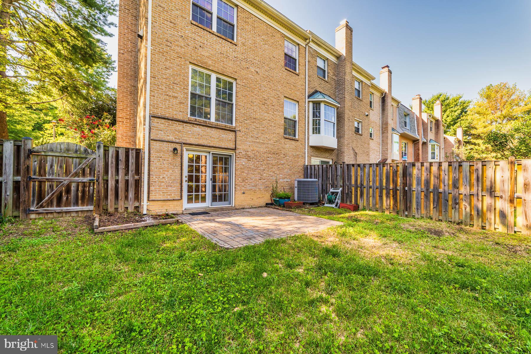 6657 Summer Grape Court Springfield, VA 22152 - Photo 31 of 40 Spacious Back and Side Yard