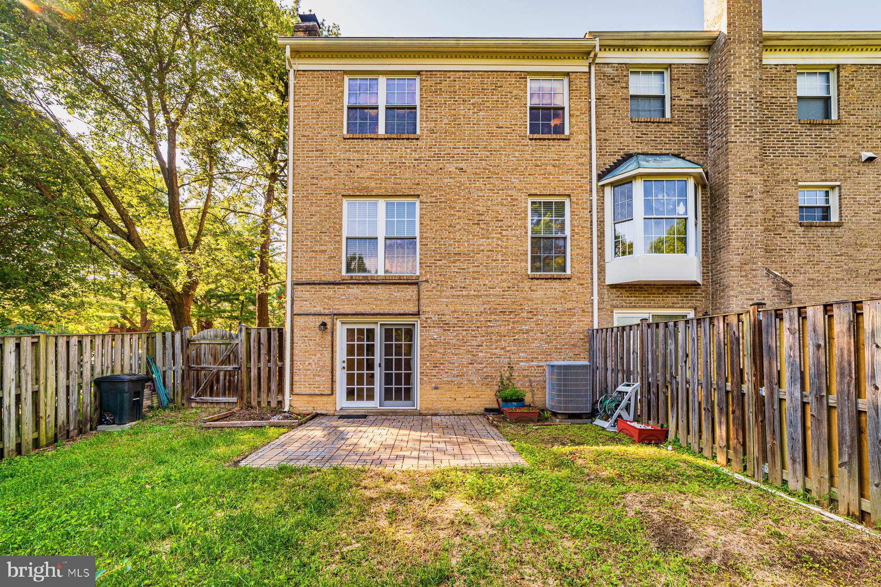 6657 Summer Grape Court Springfield, VA 22152 - Photo 32 of 40 Spacious Back and Side Yard