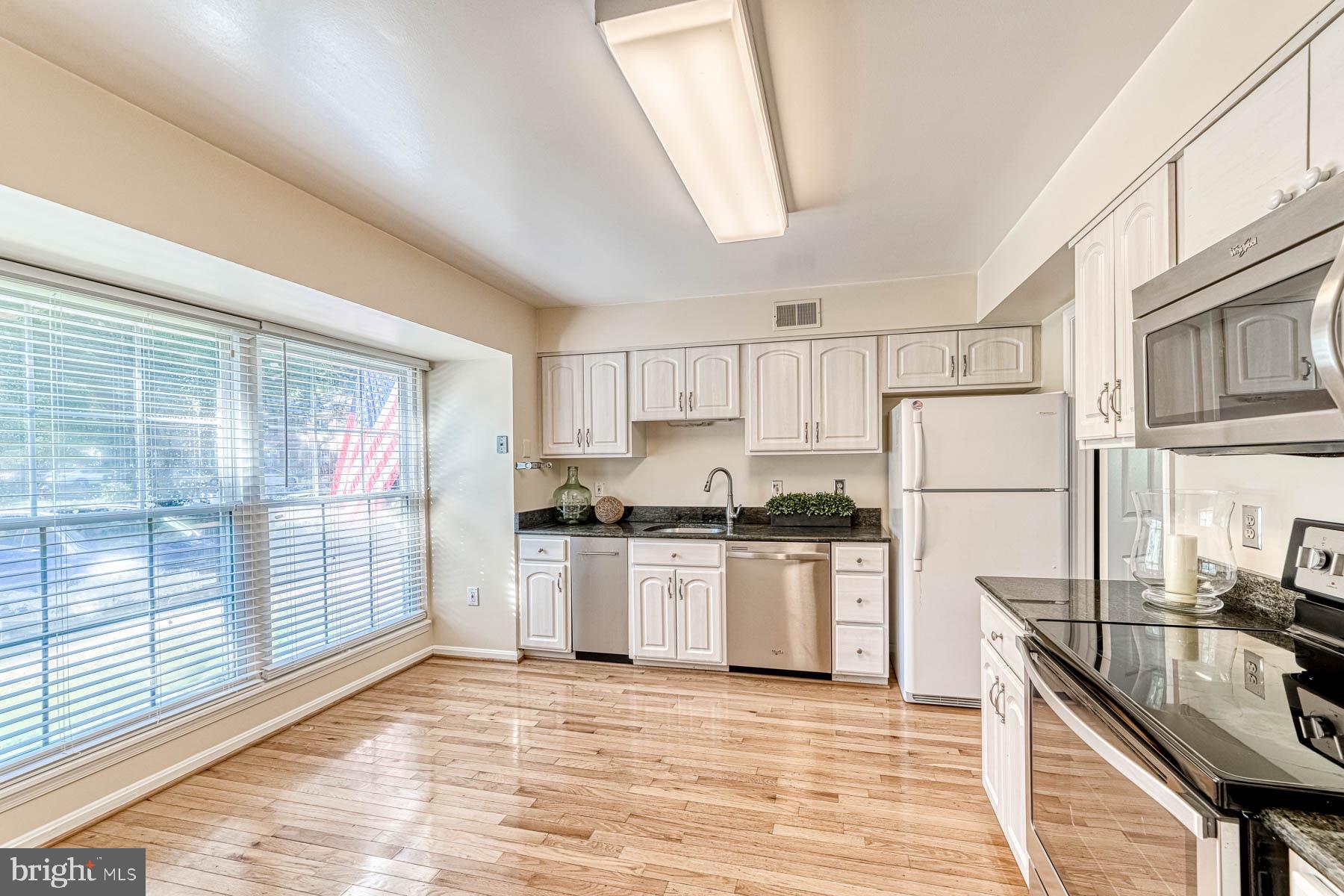 6657 Summer Grape Court Springfield, VA 22152 - Photo 5 of 40 Spacious, Updated, Sun Filled Kitchen