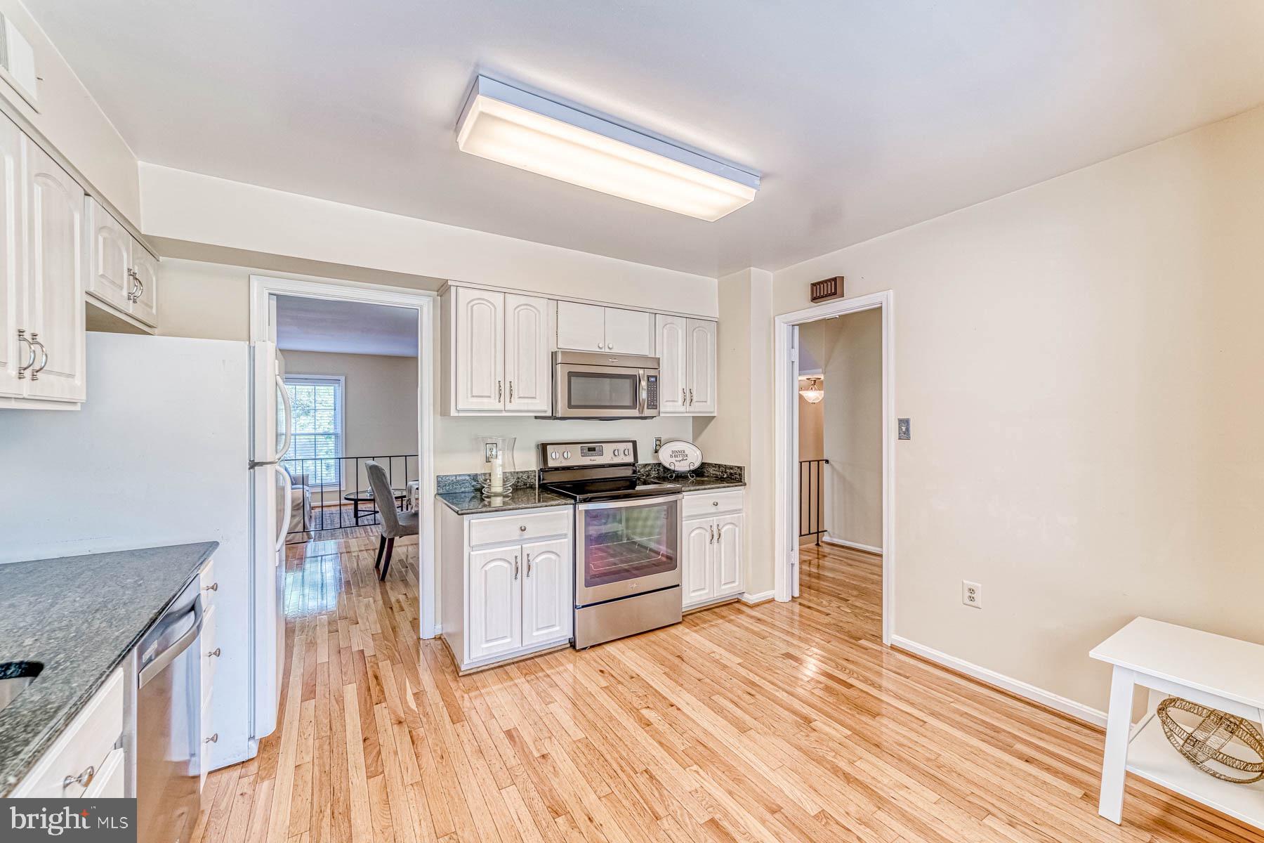 6657 Summer Grape Court Springfield, VA 22152 - Photo 8 of 40 Spacious, Updated, Sun Filled Kitchen