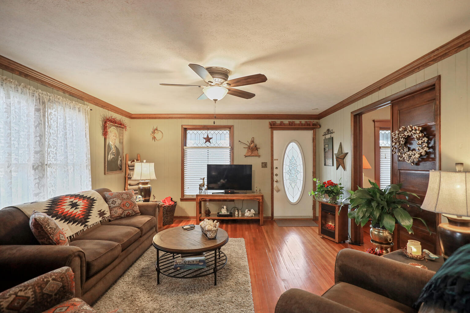 3013 Jones Road Danville, IL 61834 - Photo 8 of 76